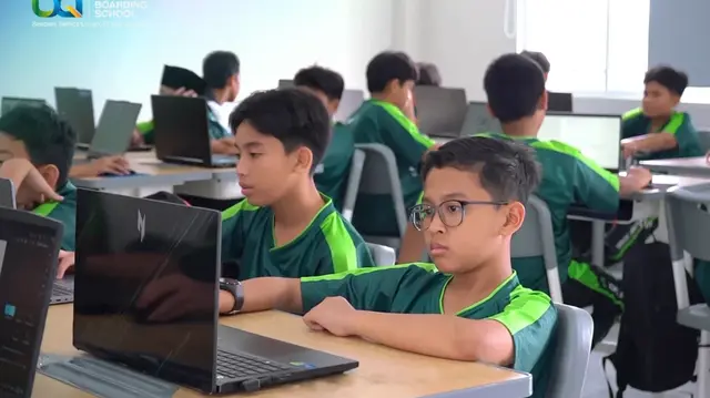 Peran Teknologi Komputer dalam Dunia Pendidikan Sekolah