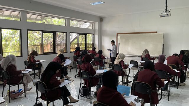Empati sebagai Bagian dari Kurikulum Sekolah Menengah Atas